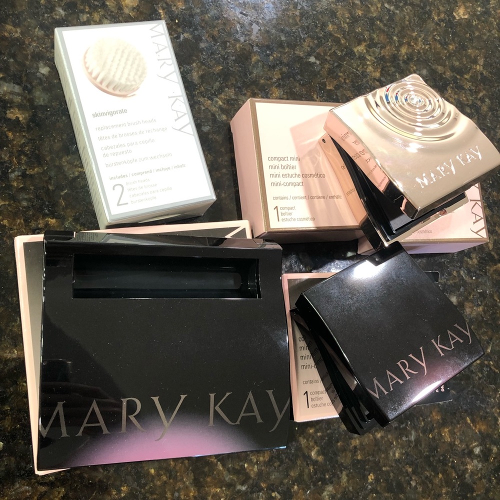Mary Kay Compacts & Skinvigorate Face Brush Replacement Heads